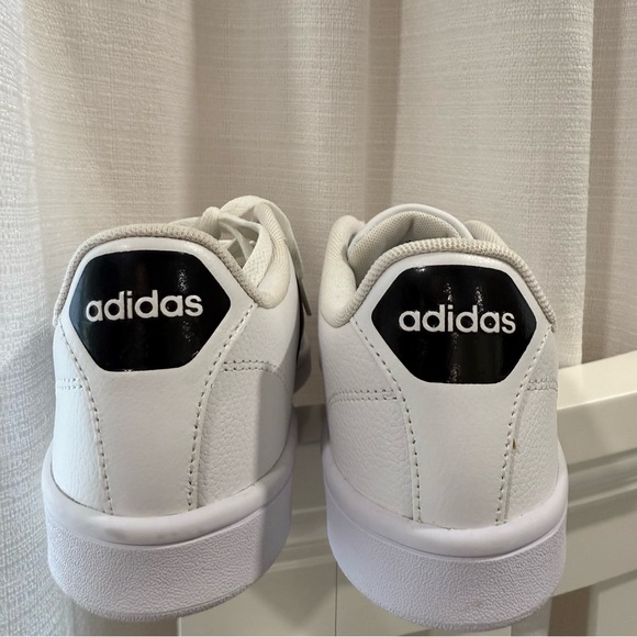 NWOB Adidas Women's White and Black Athletic Shoes grand court sneakers - Picture 5 of 7
